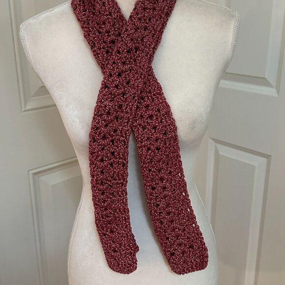 Handcrafted scarf in shell pattern. Bamboo yarn, heathered salsa color. M/F - Picture 2 of 5